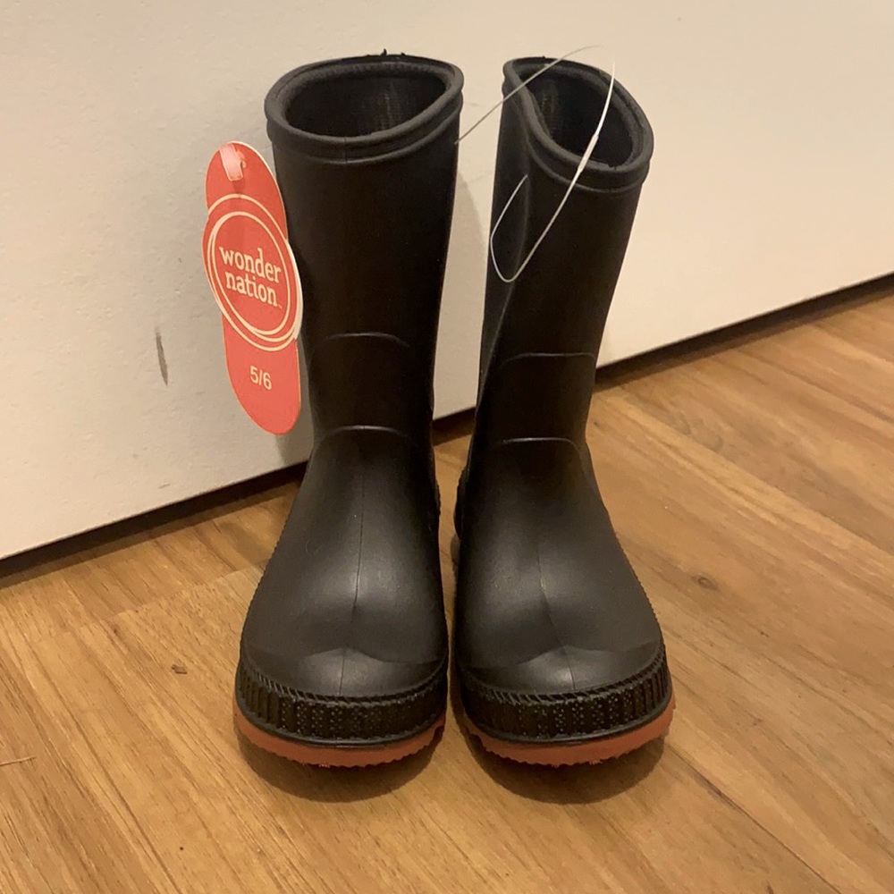 Kids waterproof rain boots NWT